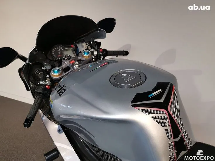 Aprilia RSV Image 4